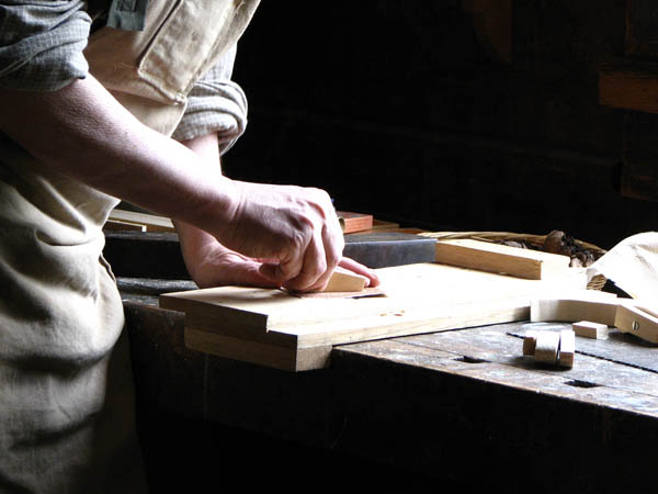 Nacemos de la influencia y formación  heredada en el sector de la <strong>carpintería de madera y ebanistería  en Poboleda.</strong>